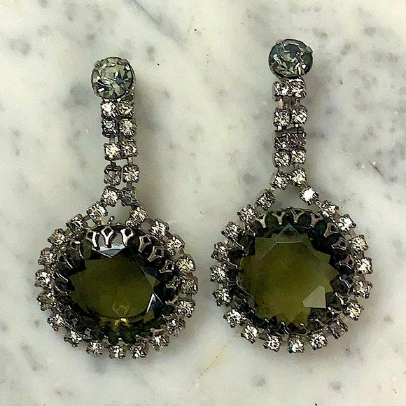 CATHE’ EARRINGS CLIP ON SMOKE CLEAR CRYSTALS VINTAGE 2 1/2 INCH DROP RUNWAY 60s - Picture 6 of 14